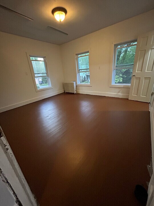 30 Wall St in Coventry, CT - Building Photo