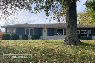 46 Patricia Ln in Belleville, IL - Building Photo