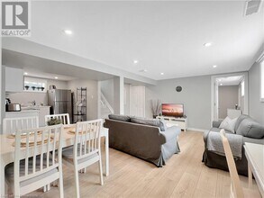 267 Kingswood Dr in Kitchener, ON - Building Photo - Building Photo