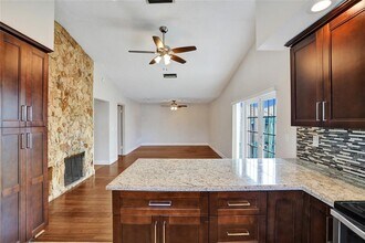 8511 NW 54th St in Lauderhill, FL - Foto de edificio - Building Photo