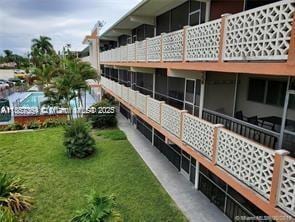 1450 NE 170th St in North Miami Beach, FL - Building Photo - Building Photo