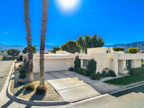 255 Vía Rengo in Palm Desert, CA - Building Photo - Building Photo