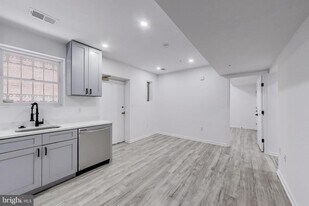 5305 Dana Pl NW in Washington, DC - Building Photo