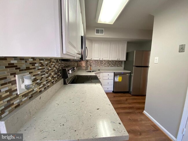 4597 Logsdon Dr in Annandale, VA - Building Photo - Building Photo