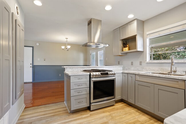 2027 St Nick Dr in New Orleans, LA - Building Photo - Building Photo