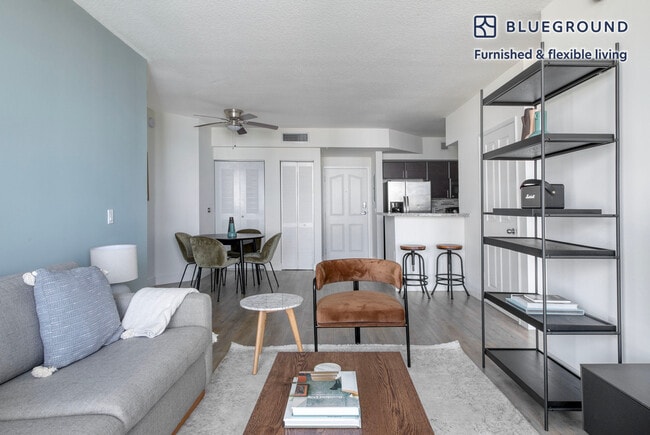 987 SW 37th Ave in Miami, FL - Building Photo - Building Photo