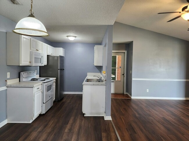 527 3rd Loop Rd in Florence, SC - Building Photo - Building Photo