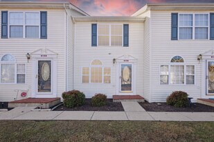 204 Amanda Ln, Unit 3 in Bristol, TN - Building Photo