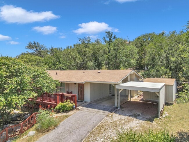 property at 515 Los Escondidos Rd