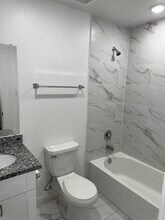 9403 Madera Rd in Houston, TX - Foto de edificio - Building Photo