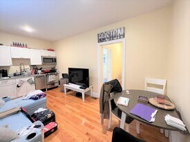 25 MacArthur St, Unit 1R in Somerville, MA - Building Photo