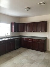 22 Gage St, Unit Unit 3 in Worcester, MA - Foto de edificio - Building Photo