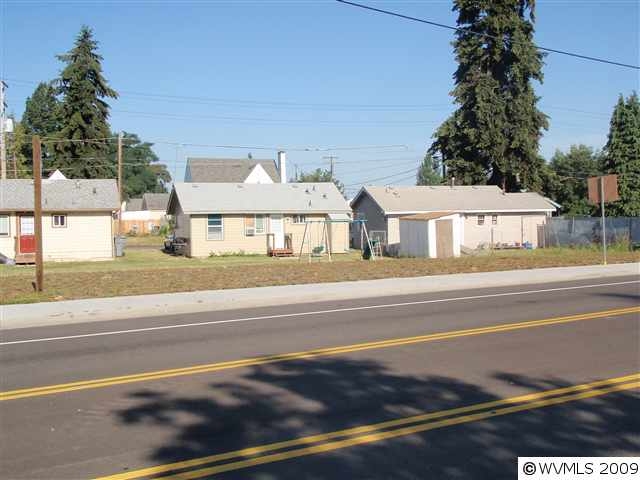 263 N Main St in Lebanon, OR - Building Photo