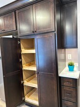 1589 Fruitland Ave in Mayfield Heights, OH - Foto de edificio - Building Photo