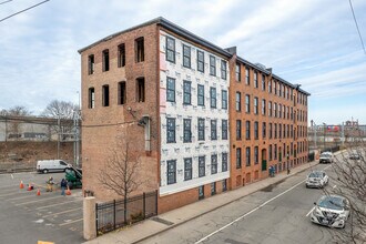 50 Ashburton St in Providence, RI - Building Photo - Building Photo