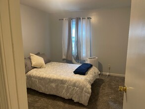 574A Burncoat St in Worcester, MA - Building Photo - Building Photo