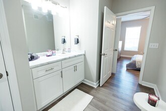 Reserve at Creekside in Chattanooga, TN - Foto de edificio - Building Photo