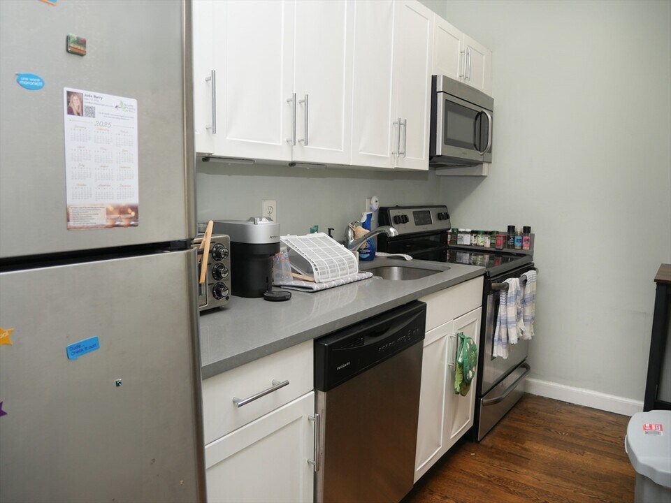 45 Carlton St in Brookline, MA - Building Photo