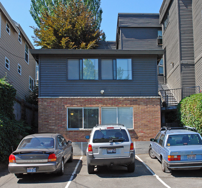 4105 Whitman Ave N in Seattle, WA - Foto de edificio - Building Photo