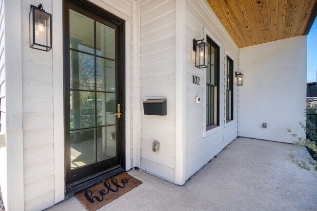 310 Lavaca St in San Antonio, TX - Building Photo - Building Photo