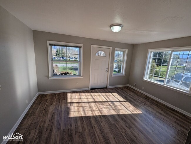 2132 Porter St in Enumclaw, WA - Building Photo - Building Photo