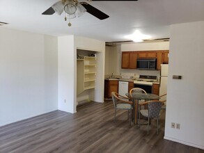 1010 Tower Butte Rd in Greenehaven, AZ - Building Photo - Building Photo