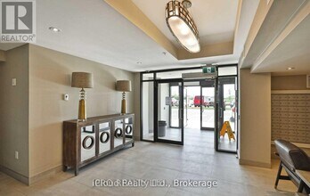 610 Farmstead Dr in Milton, ON - Building Photo - Building Photo