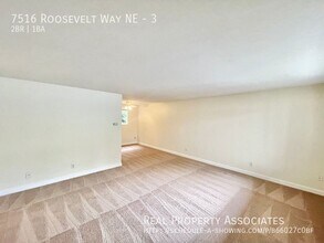 7516 Roosevelt Way NE in Seattle, WA - Building Photo - Building Photo