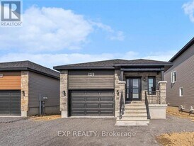 1220 Montblanc Cres in Russell, ON - Building Photo