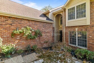 14637 Timberlake Manor Ct in Chesterfield, MO - Foto de edificio - Building Photo