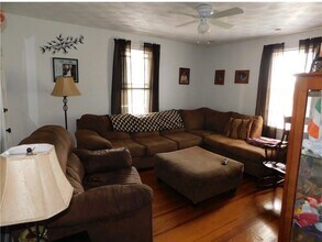 242 Market St, Unit 2 in Warren, RI - Building Photo - Building Photo