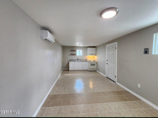 116 N Clark Dr in El Paso, TX - Building Photo - Building Photo