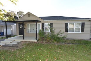 6127 Shillington Dr in Berkeley, MO - Building Photo