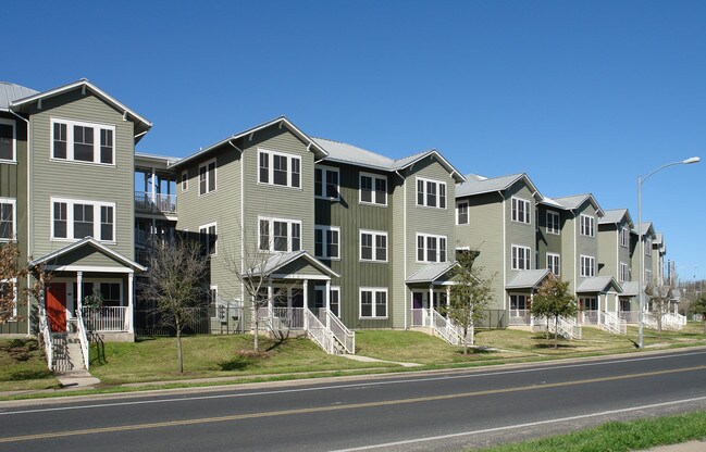 Lyons Gardens in Austin, TX - Building Photo - Building Photo