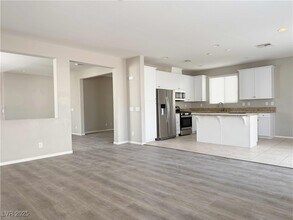 7399 Amesbury St in Las Vegas, NV - Building Photo - Building Photo