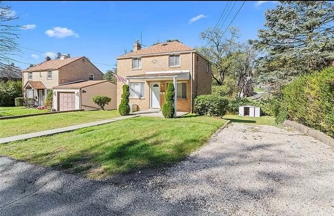 property at 118 Macfarlane Dr