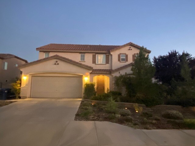 2552 W Avenue K7 in Lancaster, CA - Building Photo