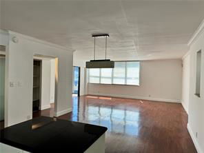 20562 NE 30th Pl in Aventura, FL - Foto de edificio - Building Photo