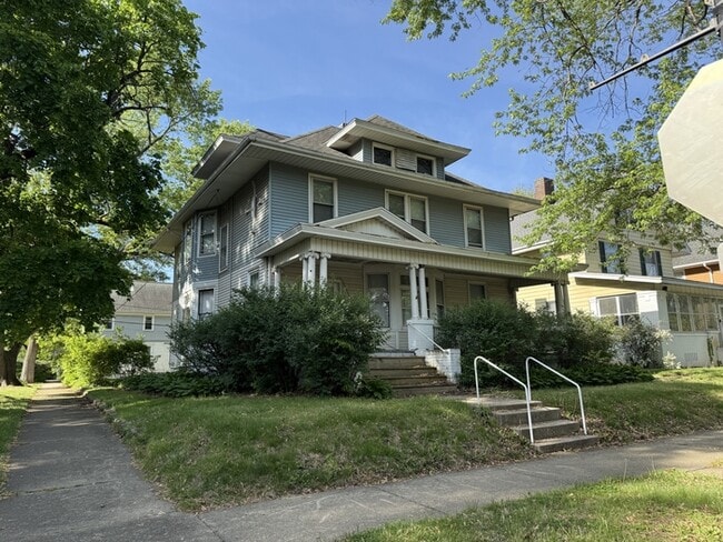 property at 1600 W Callender Ave