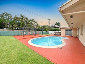 6210 NE 21st Rd in Fort Lauderdale, FL - Building Photo