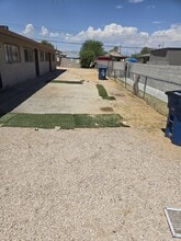 2321 Ellis St in North Las Vegas, NV - Foto de edificio - Building Photo