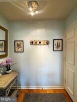 4372 N Pershing Dr in Arlington, VA - Building Photo