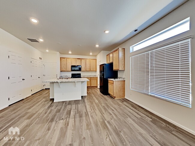 17758 E 103rd Ave in Commerce City, CO - Building Photo - Building Photo