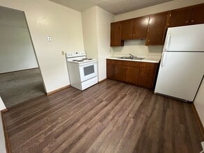 528-530 6th Ave NE in Watertown, SD - Building Photo - Building Photo