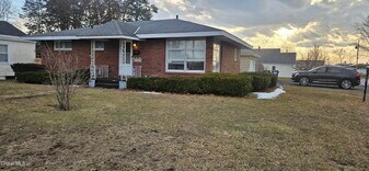 1364 Evergreen Ave in Rotterdam, NY - Building Photo