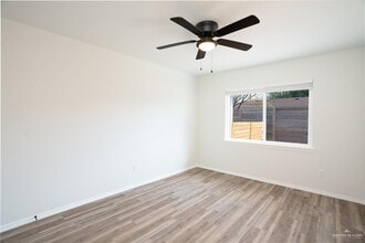 802 Redwood Ave in McAllen, TX - Building Photo - Building Photo