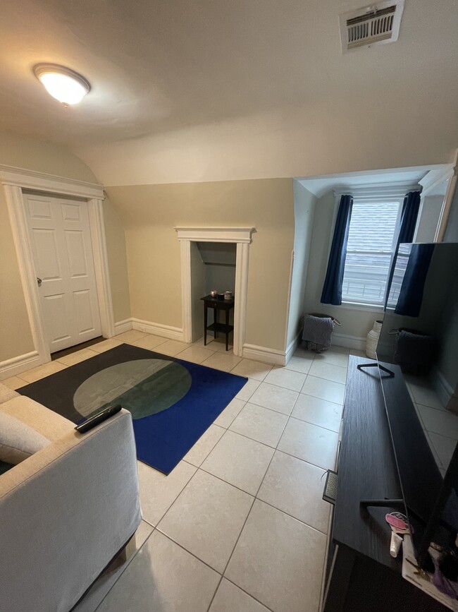 58 N 5th St, Unit #3 in Newark, NJ - Building Photo - Building Photo
