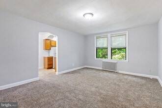 1525 28th St SE, Unit 302 in Washington, DC - Foto de edificio - Building Photo