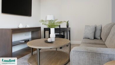 1000 Forestview Dr in Oakwood, GA - Building Photo - Building Photo