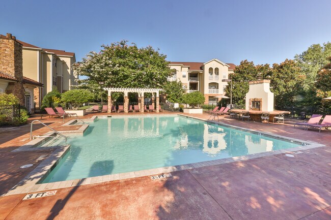 Tuscan Heights in Greer, SC - Building Photo - Interior Photo